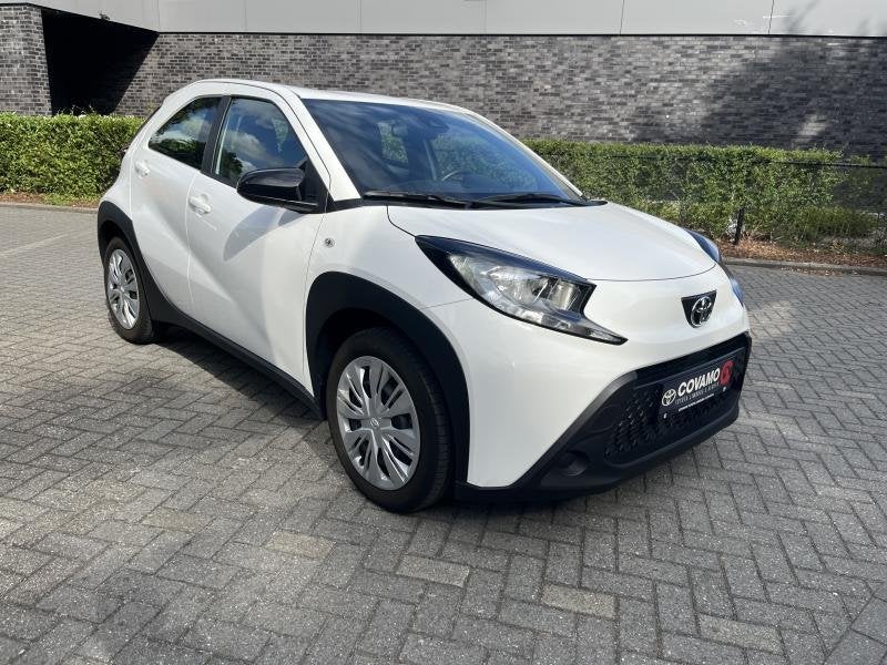 Toyota Aygo Play 1.0L HANDGESCHAKELD, Auto's, Toyota, https://public.car-pass.be/vhr/59798126-efe0-47e5-931c-af3fad8530f8, 72 pk
