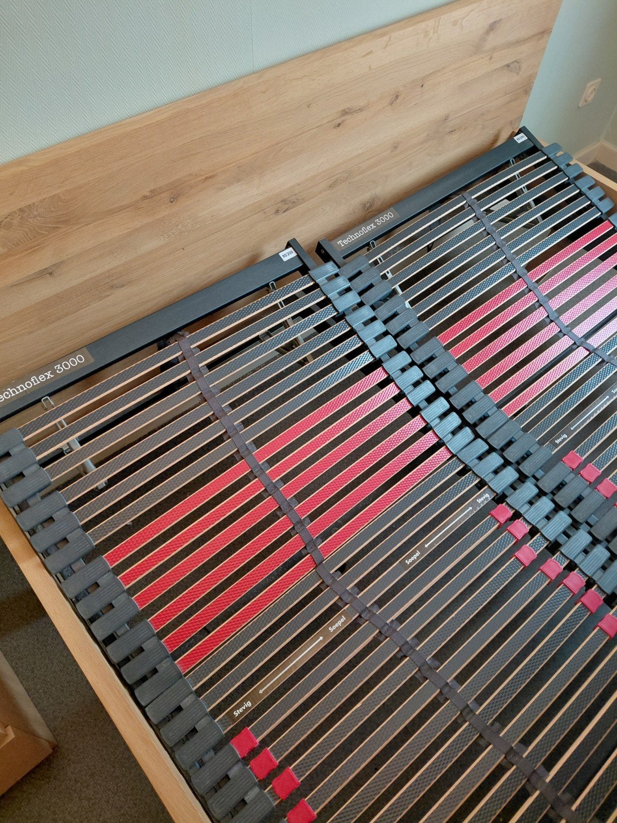 bed 1m60 swiss sense, Ophalen, Matras