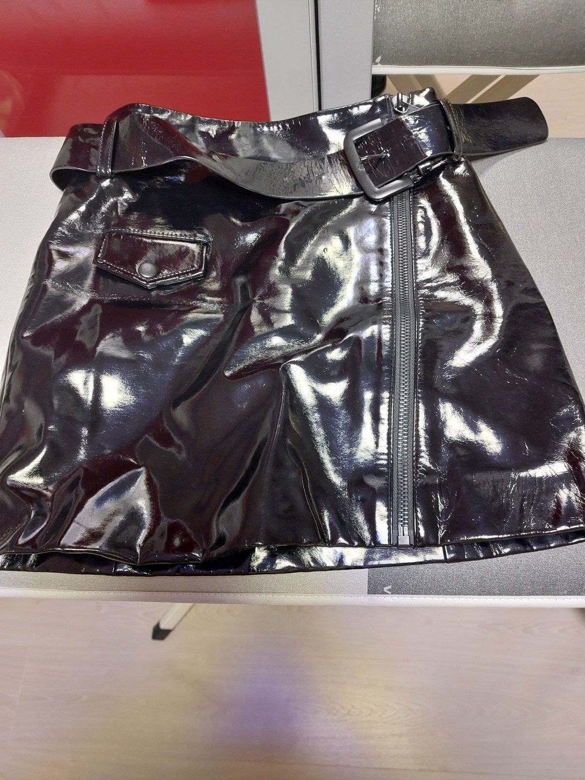 Zwart leren ( ? ) korte rok, Kleding | Dames, Ophalen of Verzenden, Maat 34 (XS) of kleiner, Zwart