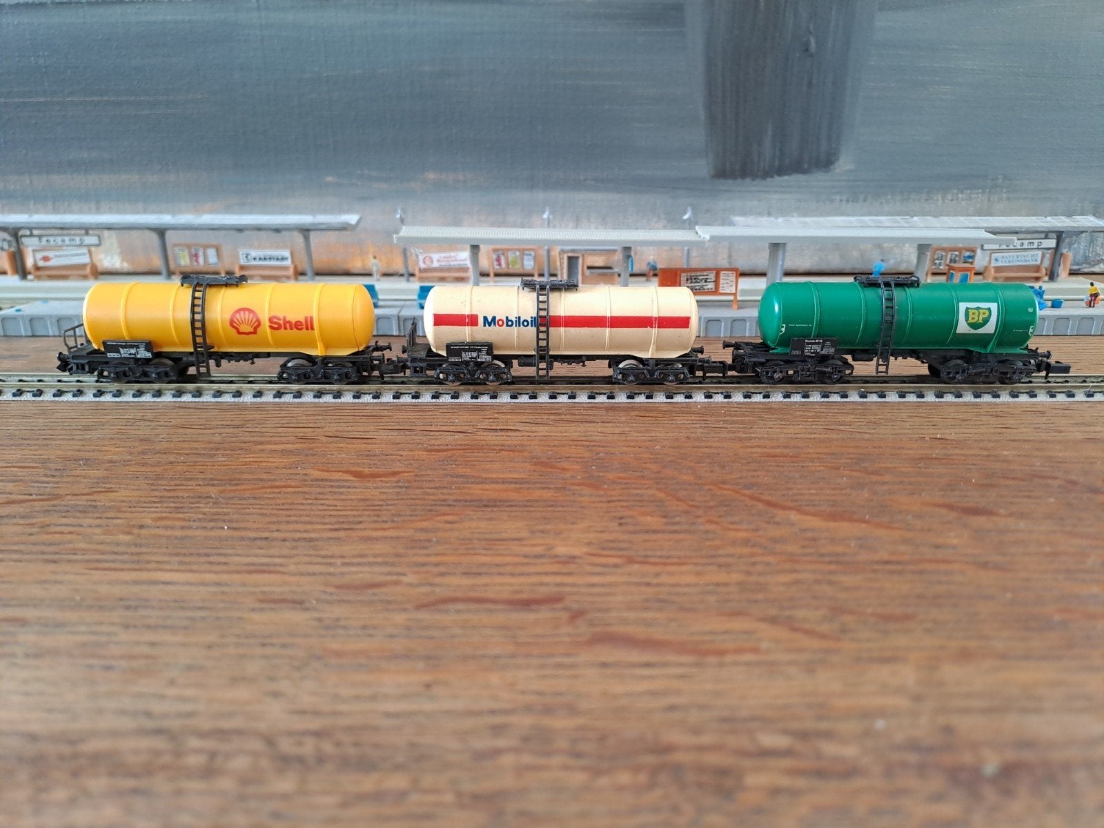 Echelle N - lot de 9 wagons-citernes | Besso shell BP Caral, Enlèvement ou Envoi, Fleischmann