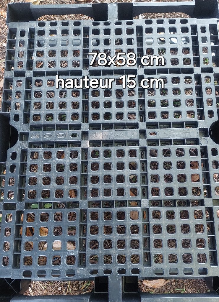 10 euro prix de table solide dimention  78x58cm hauteur15cm, Huis en Inrichting, Ophalen, Nieuw