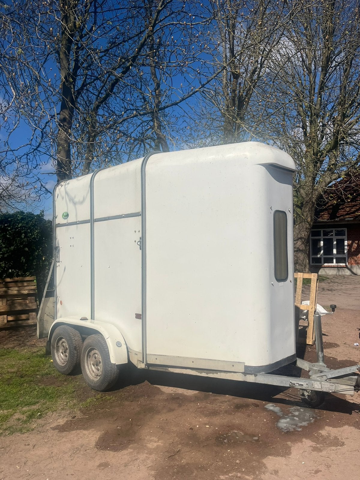 Fautras provan, Dieren en Toebehoren, Ophalen, Gebruikt, Polyester, 2-paards trailer