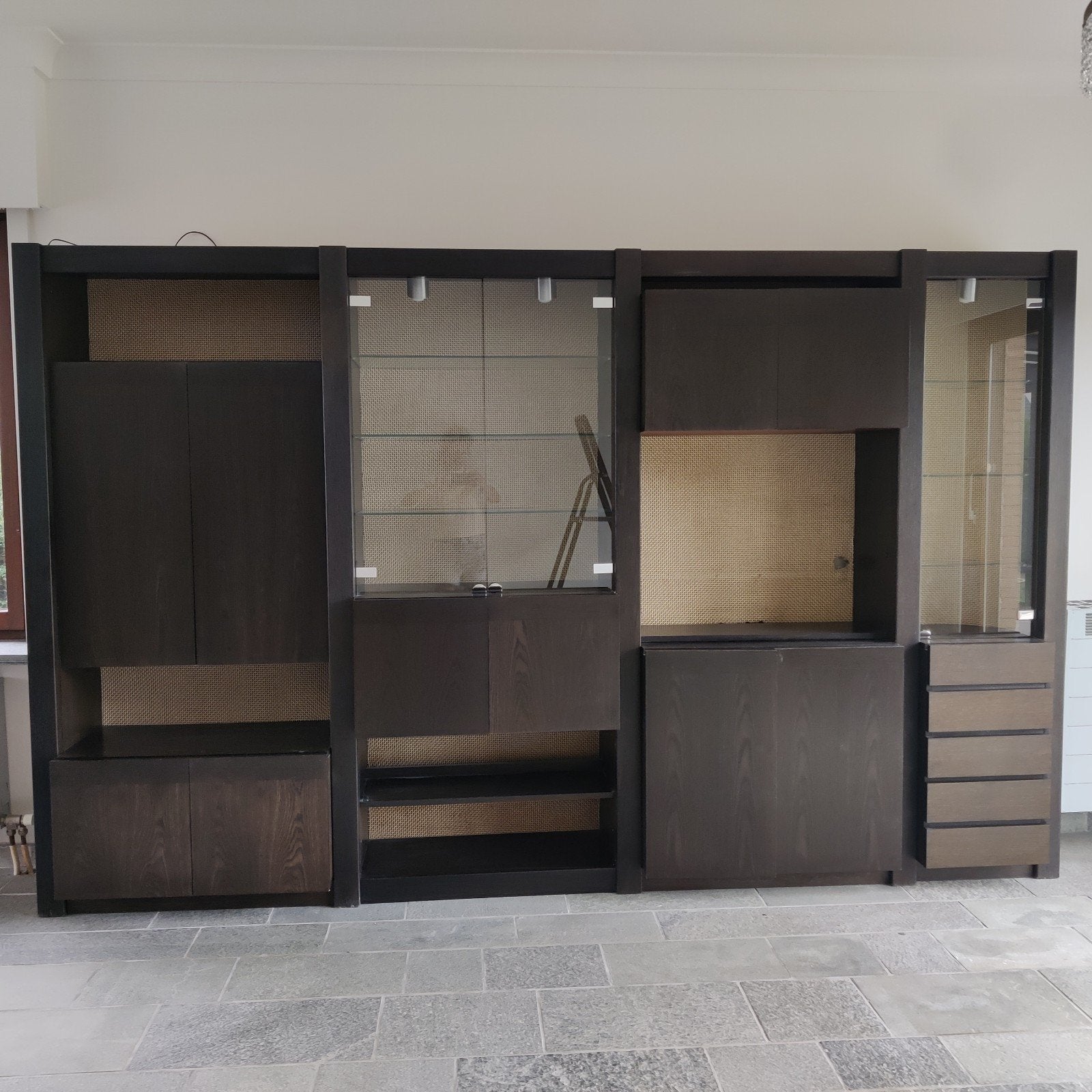 Design kast, Ophalen