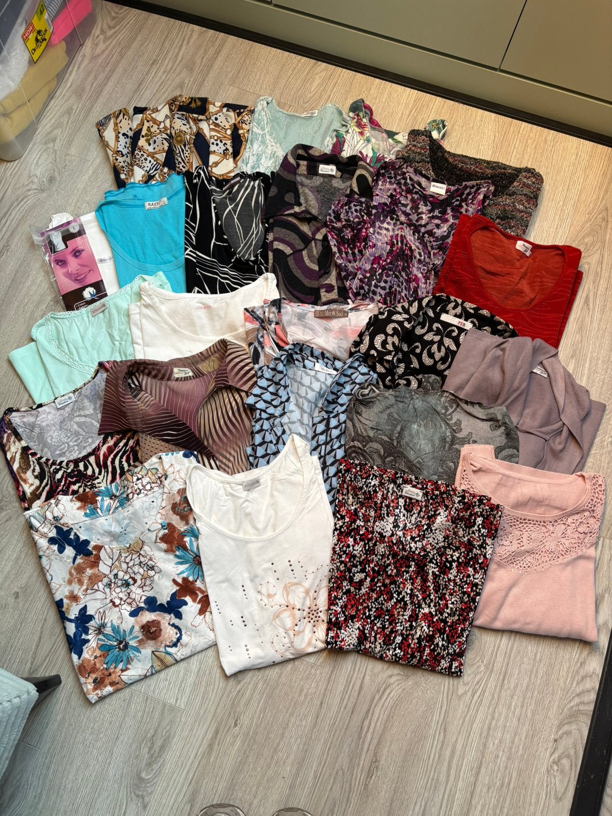Grand lot de vêtements pour femmes, Vêtements | Femmes, Enlèvement, Porté