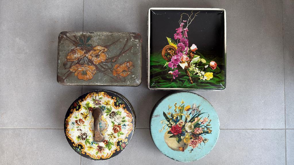 Mooie verzameling vintage koek- en snoepblikken, bloemen, Verzamelen, Ophalen of Verzenden, Koek(jes)