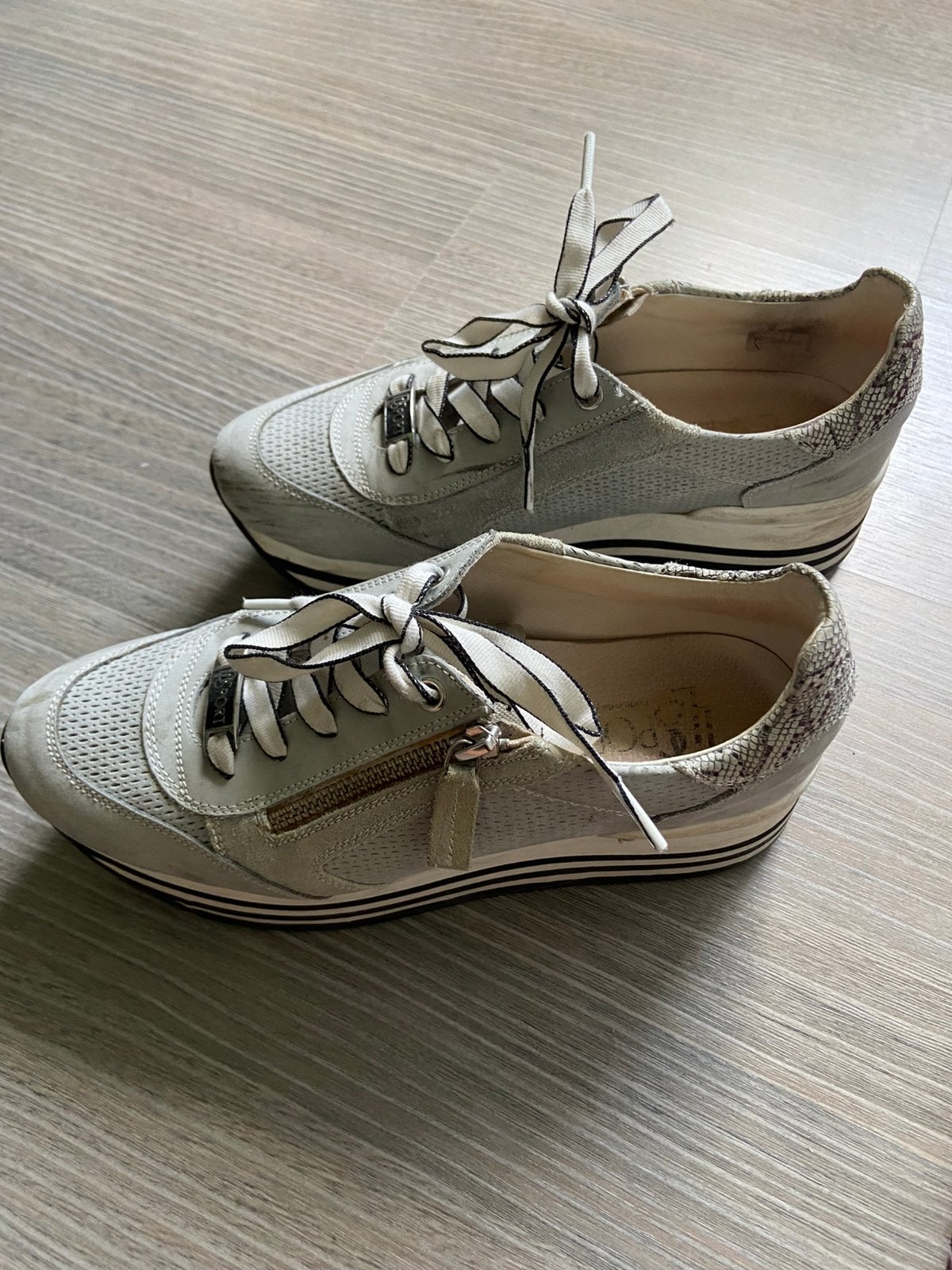 DS Sport grijze sneaker maat 39 gedragen, Kleding | Dames, Ophalen, Sneakers, Grijs, Gedragen