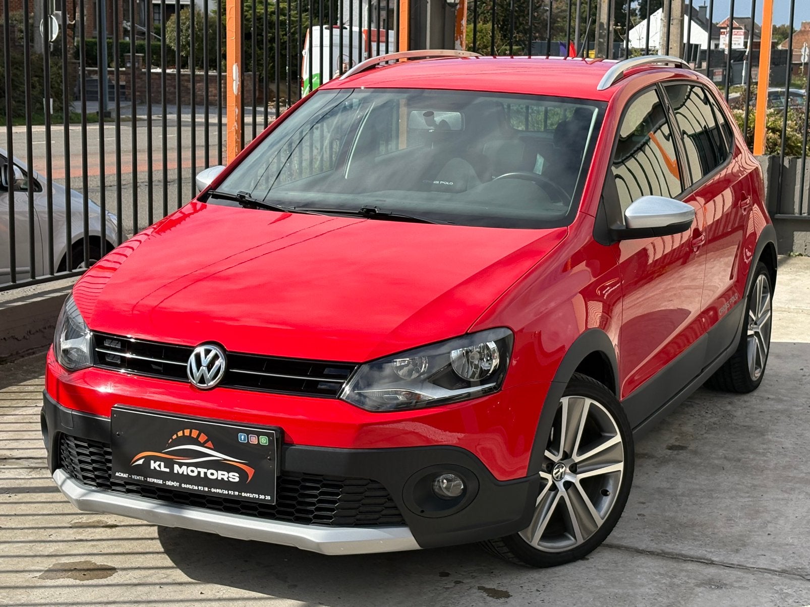 VW POLO 6R ÉDITION CROSS 1.2i ESSENCE 105 000KM CARPASS 2012, Auto's, Voorwielaandrijving, Stof, Zwart, https://public.car-pass.be/vhr/c9bb3fc4-299e-4db6-be99-5097801330ba