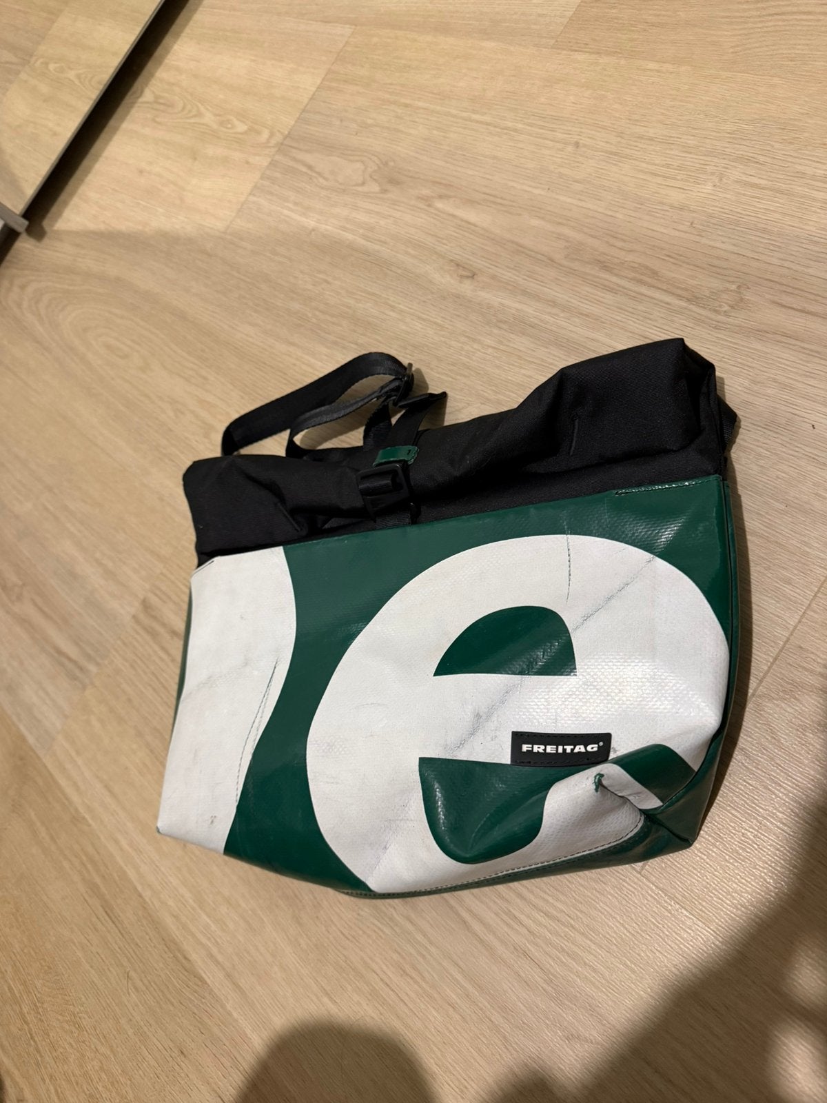Freitag rollin schoudertas, Handtassen en Accessoires, Ophalen of Verzenden, Zo goed als nieuw