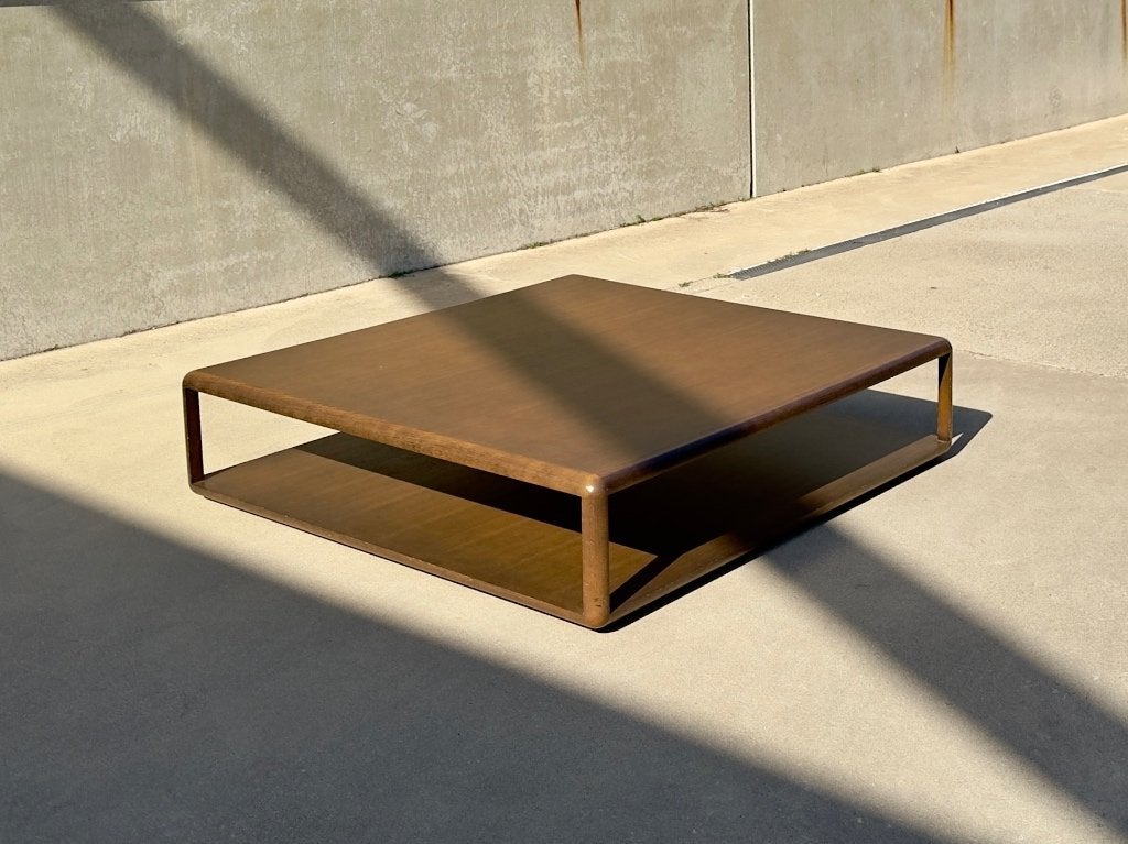 Table design 130X130 Christophe Delcourt pour ROCHE BOBOIS, Ligne Roset B&BnItalia Vitra Poltrona Minotti Flexform Flos, 100 à 150 cm