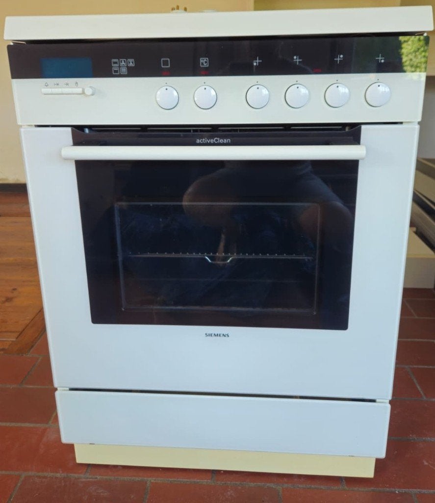 cuisinière électrique Siemens, 4 zones de cuisson, Enlèvement, Utilisé, À Poser