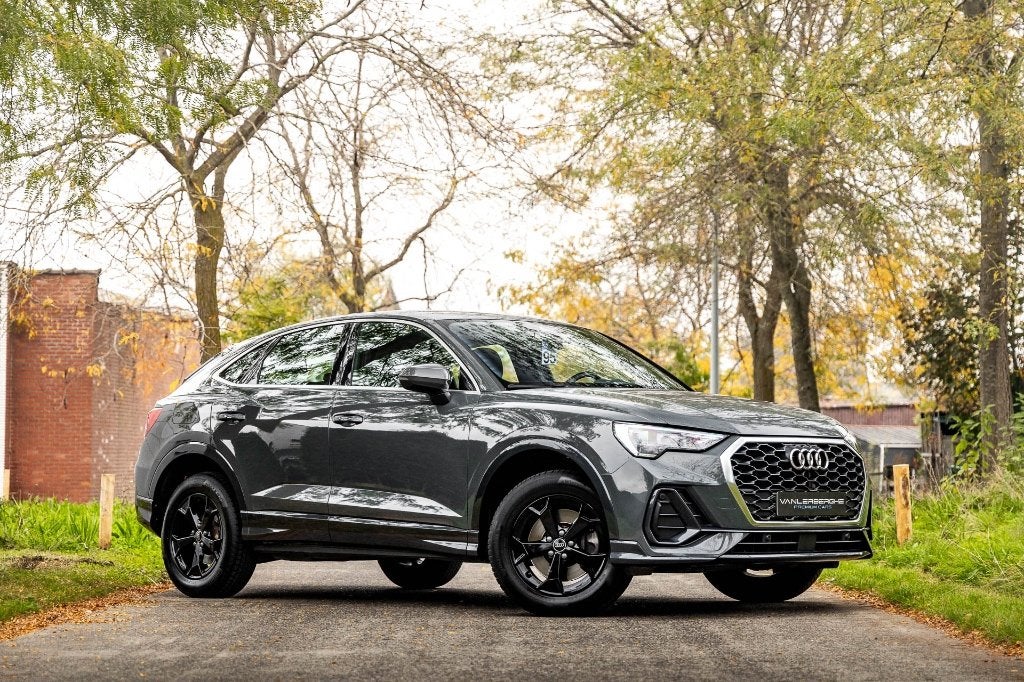 Audi Q3 45 TFSIe S Tronic * LED * Camera * Leder, Autos, Entreprise, Entretenue par le concessionnaire, Noir, 5 portes