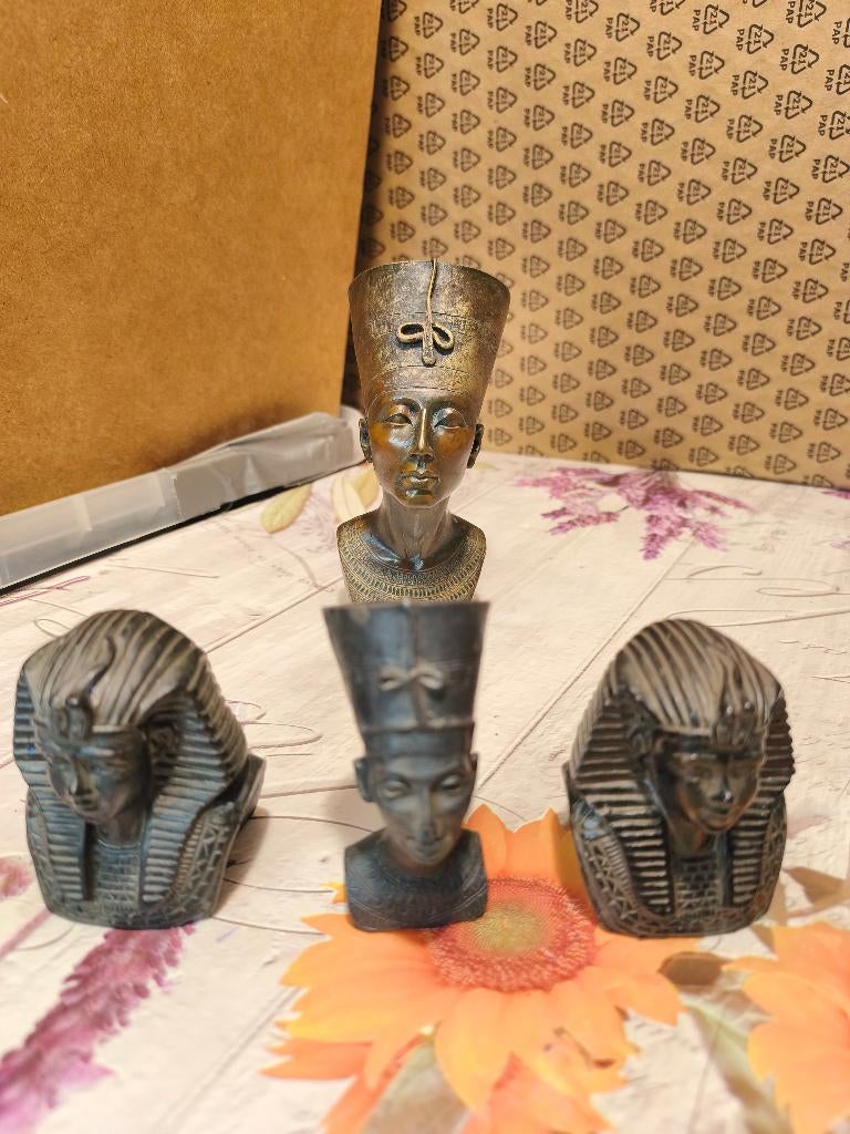 4 bustes Egyptien., Enlèvement ou Envoi, Comme neuf