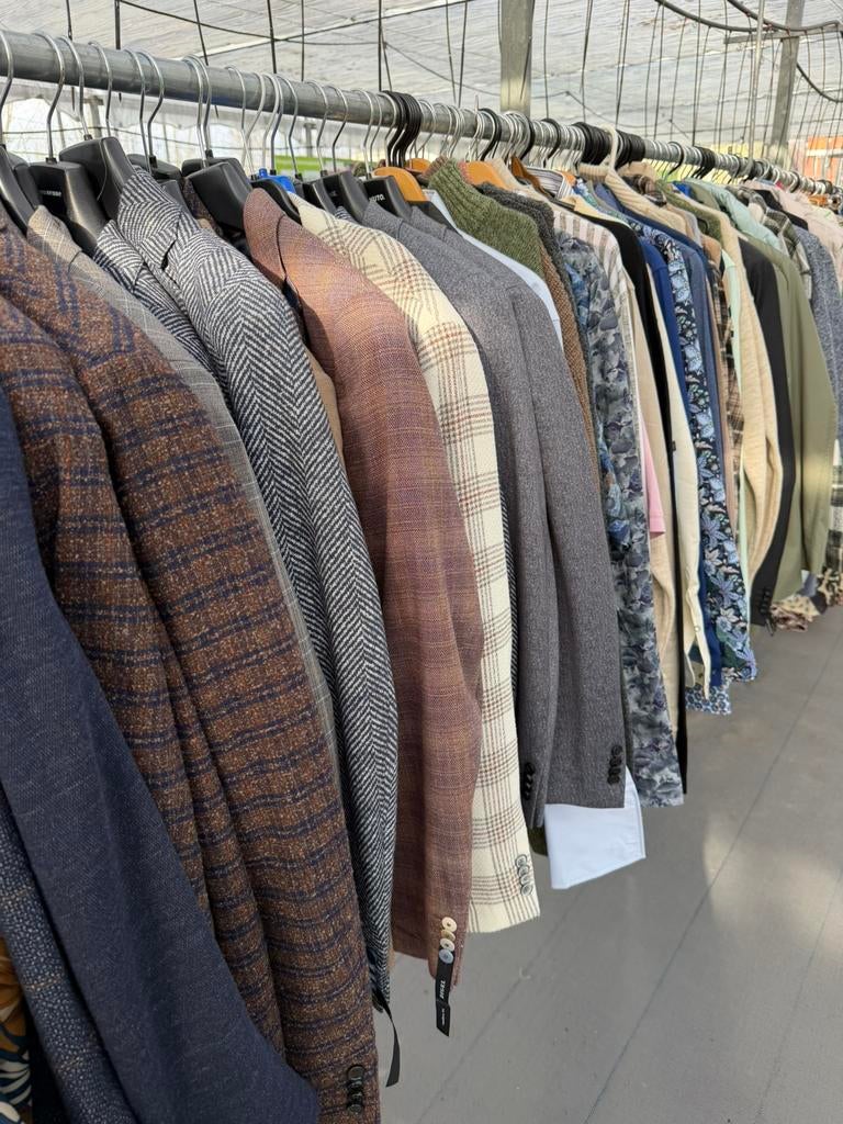 Partij dames en heren merkkleding, Vêtements | Femmes, Packs de vêtements pour femmes, Neuf, Enlèvement