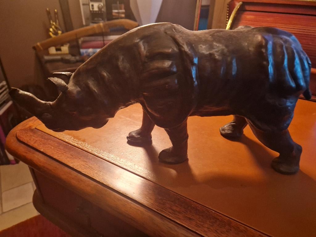 Antiek met leer omwikkeld neushoornbeeld, Ophalen of Verzenden