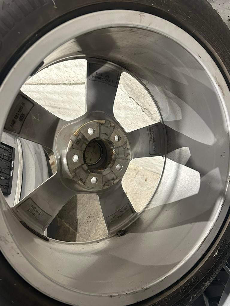 Audi A6 18 inch velgen met winterbanden nieuwstaat, Auto-onderdelen, Ophalen, Velg(en), Winterbanden, Audistraat1 brussel