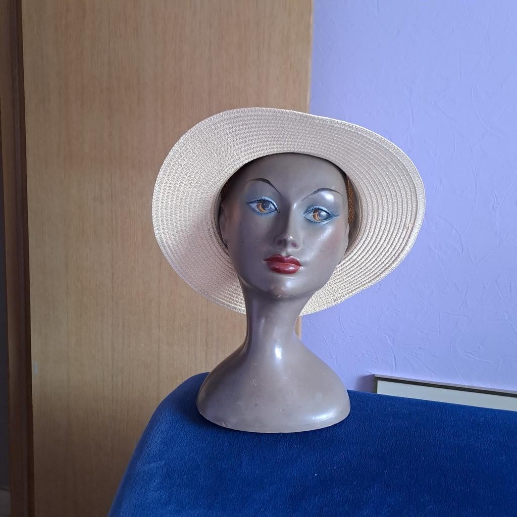Tête de vitrine, Enlèvement ou Envoi
