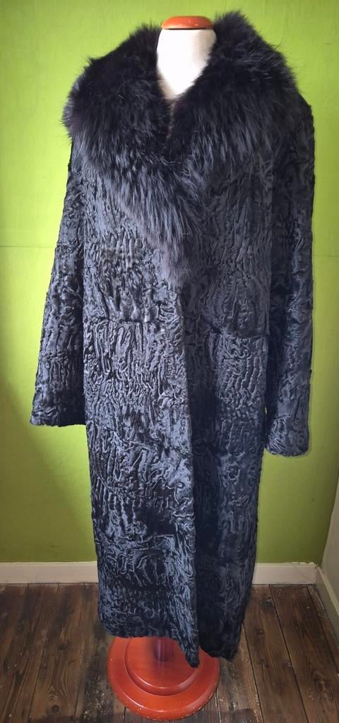 Manteau en fourrure d'astrakan avec col en fourrure de renar, Enlèvement ou Envoi, Comme neuf, Taille 38/40 (M)