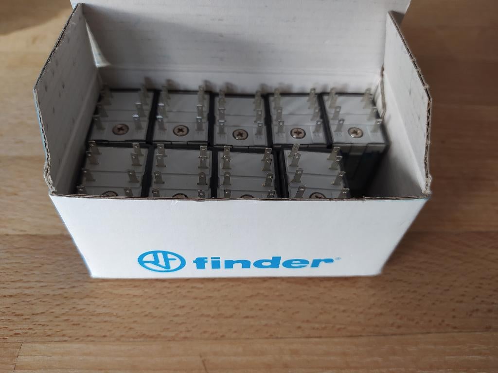 Relais finder 10A 250V 24VDC, Enlèvement, Neuf
