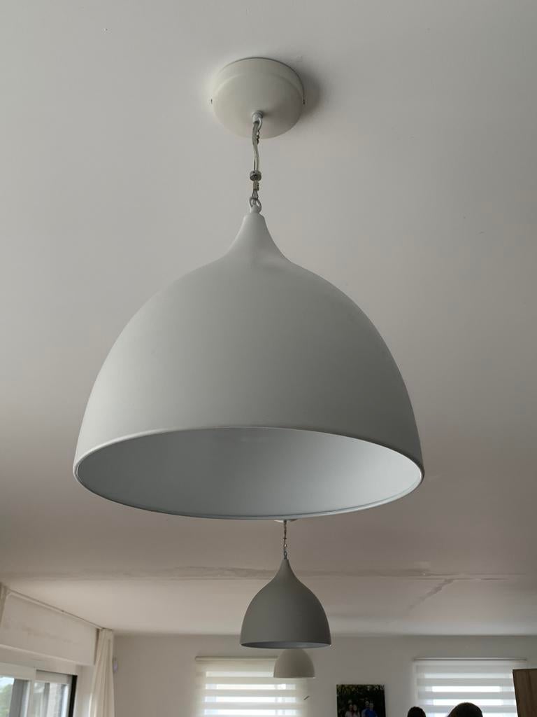 Lot de 3 suspensions blanches style « cloche », Huis en Inrichting, Lampen | Hanglampen, Gebruikt