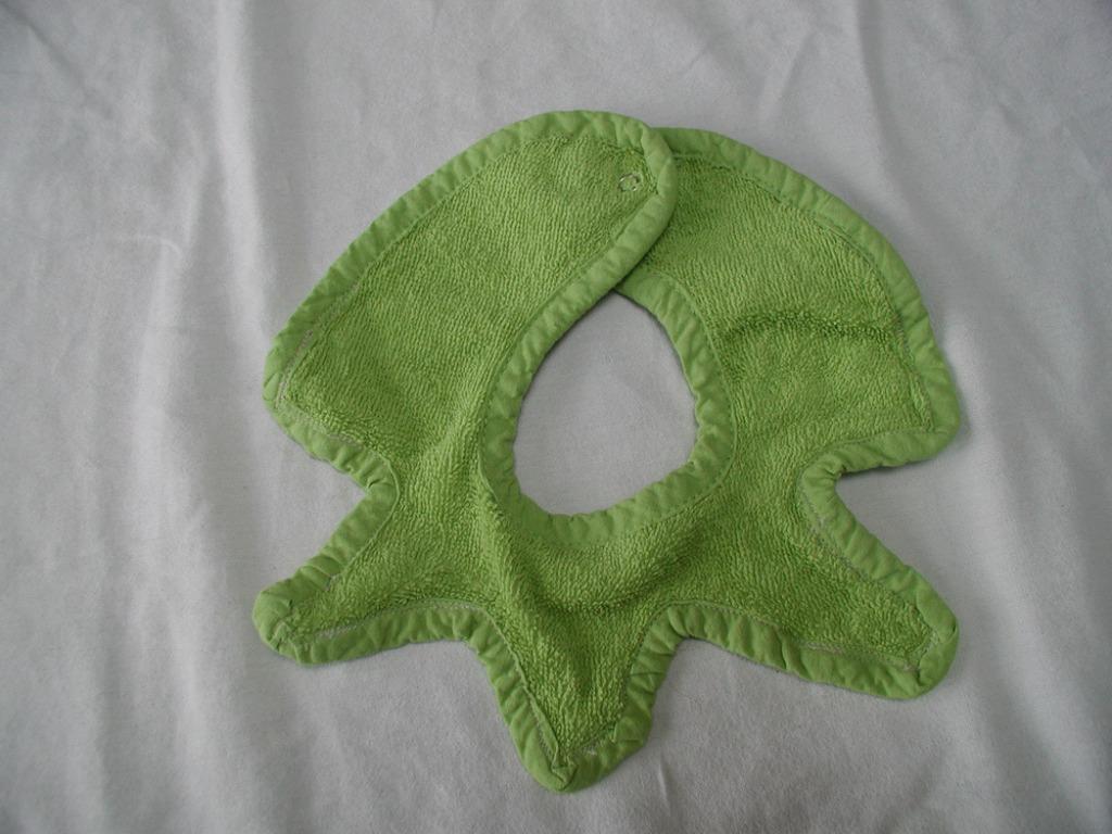 Verkleedkledij voor peuter: groen boordje zoals het kroontje, Enlèvement ou Envoi, Comme neuf, 104 ou plus petit, Garçon ou Fille