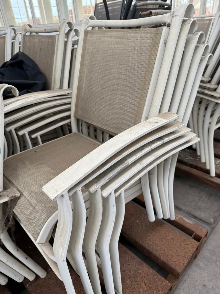 Terras stoelen beige, Tuin en Terras, Ophalen, Zo goed als nieuw, Stapelbaar