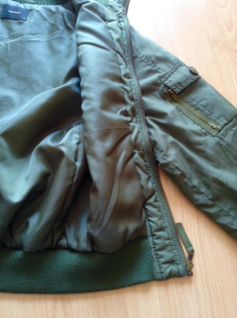 Te koop een prachtige dames jasje Ve, Kleding | Dames, Ophalen, Maat 42/44 (L), Groen