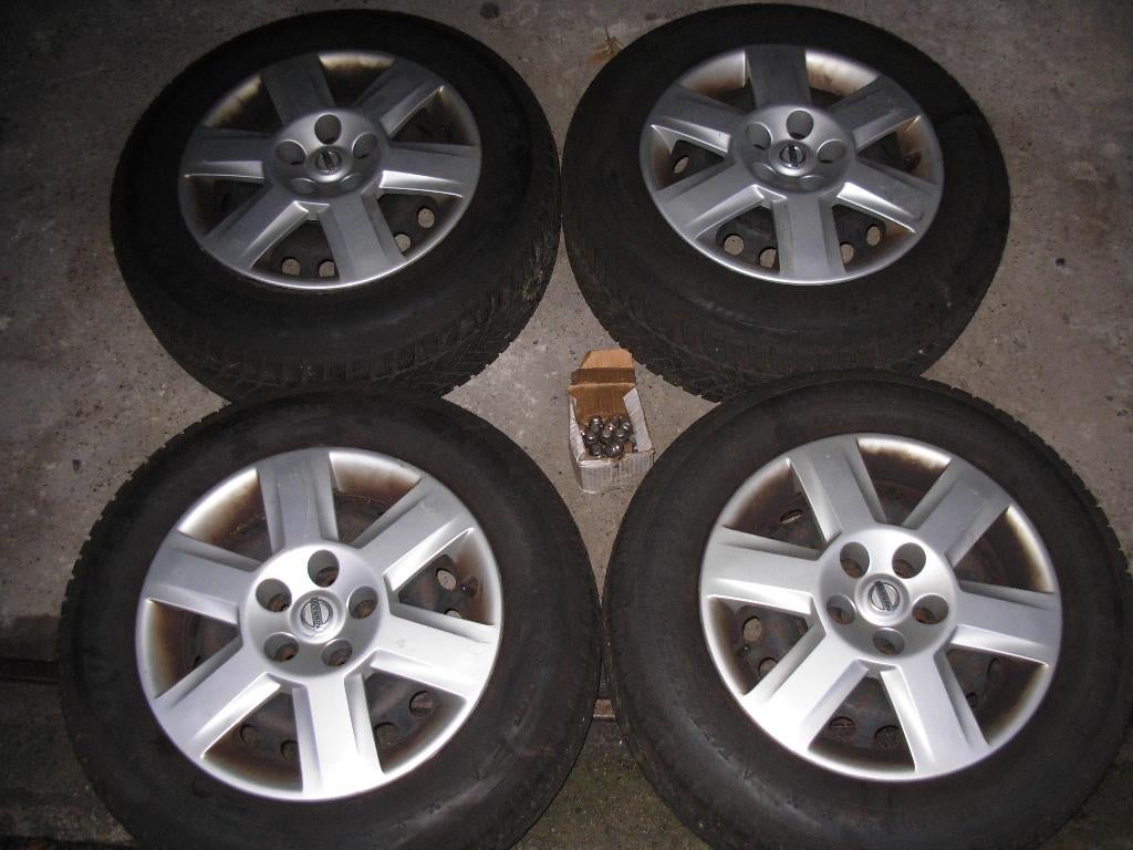 Nissan Qashqai winterkit, Dacia Duster - 215/65 R16 98H, Ophalen, 16 inch, Banden en Velgen, Winterbanden