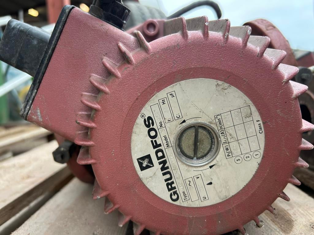 Grundfos circulatiepompen, Doe-het-zelf en Bouw, Motoren, Ophalen, Zo goed als nieuw