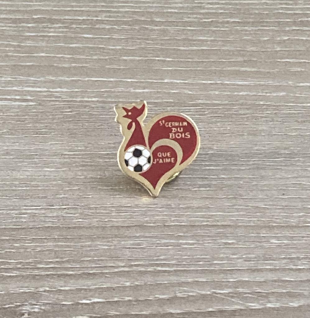 PIN - ST GERMAIN DU BOIS - FOOTBALL - VOETBAL, Verzenden, Gebruikt, Sport, Speldje of Pin