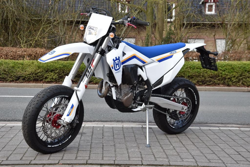 HUSQVARNA - FE 450 - SUPERMOTARD - A2 Rijbewijs, Motoren, 450 cc, Bedrijf, Minimaal motorrijbewijs A2, 1 cilinder
