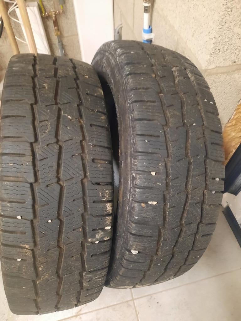 2 pneus hiver 205 65 R16, Pneus hiver, Pneu(s)