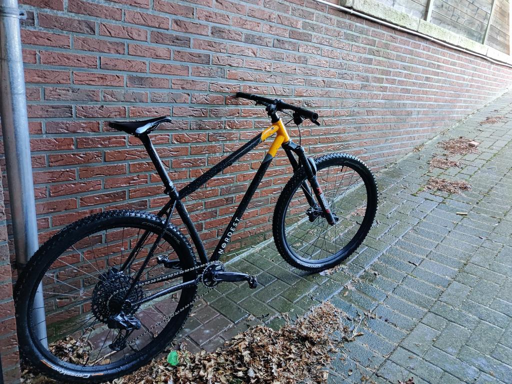 Nordest, Fietsen en Brommers, Ophalen, Zo goed als nieuw