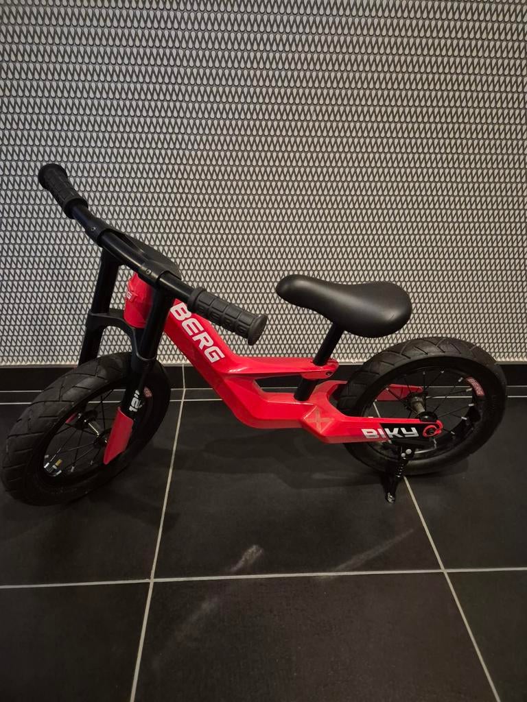 Berg loopfiets Biky City met draagband, vlag en standaard, Enlèvement, Comme neuf, Vélo d'équilibre