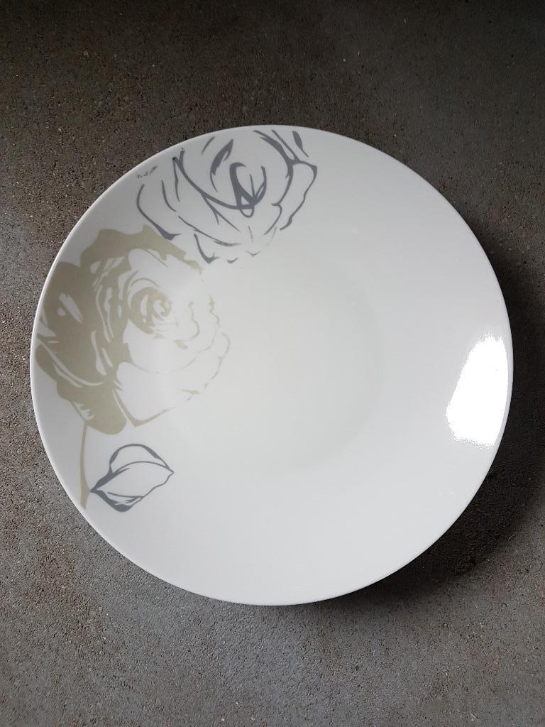 Borden met bloem 5 stuks, Huis en Inrichting, Keuken | Servies, Ophalen, Keramiek, Zo goed als nieuw, Bord(en)