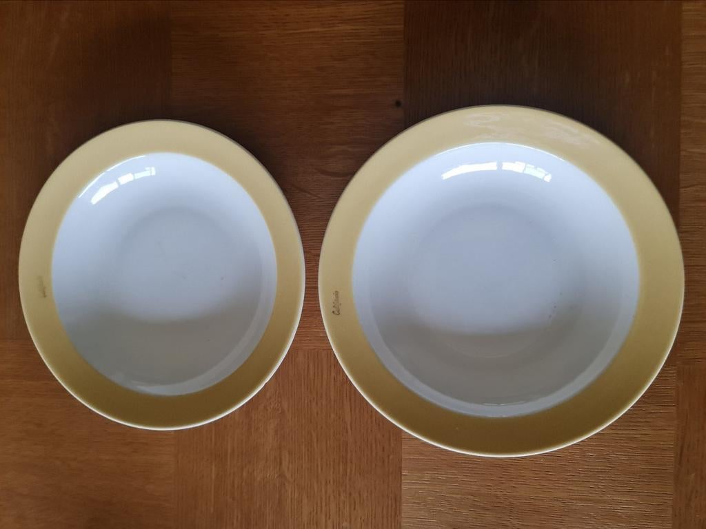 Servies : 2 borden met gele rand  / opschrift California, Antiek en Kunst, Ophalen of Verzenden