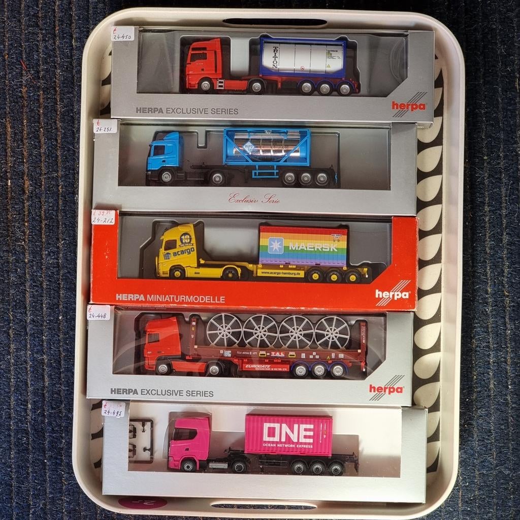 CONTAINER TRUCKS DIVERS 1:87-H0, Enlèvement ou Envoi, Comme neuf
