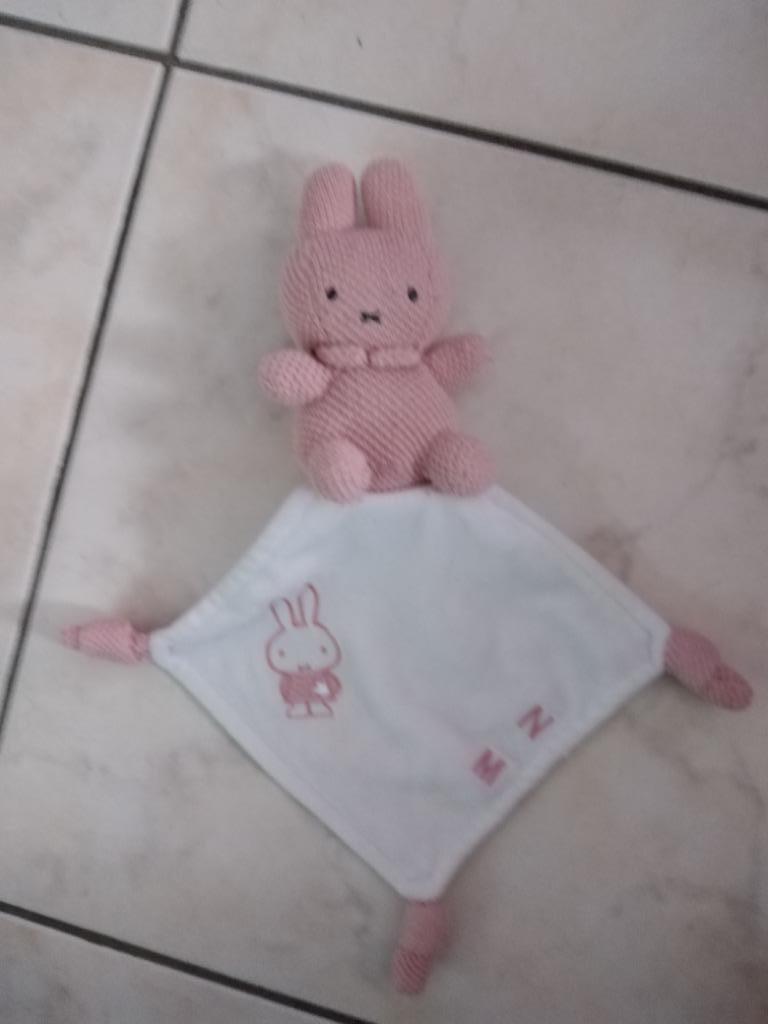 knuffeldoekje nijntje miffy (doos 110), Enlèvement ou Envoi, Neuf
