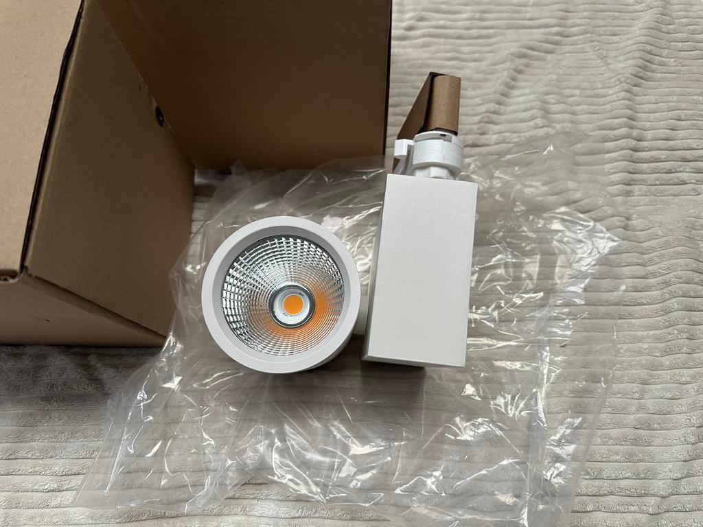 2 spots LED Argon triphasés Diffa 30W - CRI90+ - neuf, Enlèvement ou Envoi, Neuf