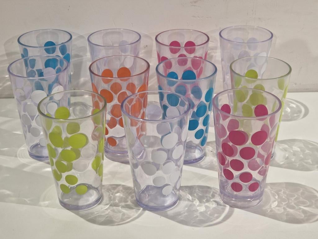 11 kunststof bekers van Zak design , dotdot motief, Enlèvement ou Envoi, Comme neuf, Verre à soda