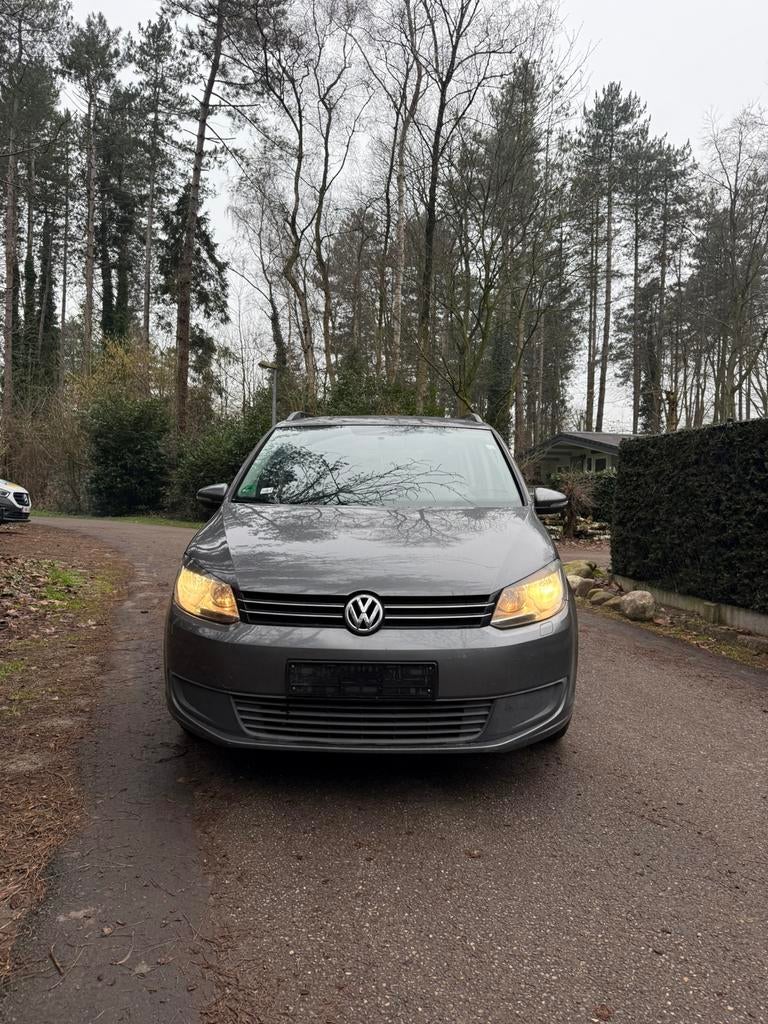 Volkswagen Touran gris 2010, Autos, Volkswagen, Particulier, Touran, Diesel, Euro 5, SUV ou Tout-terrain, 4 portes, Boîte manuelle