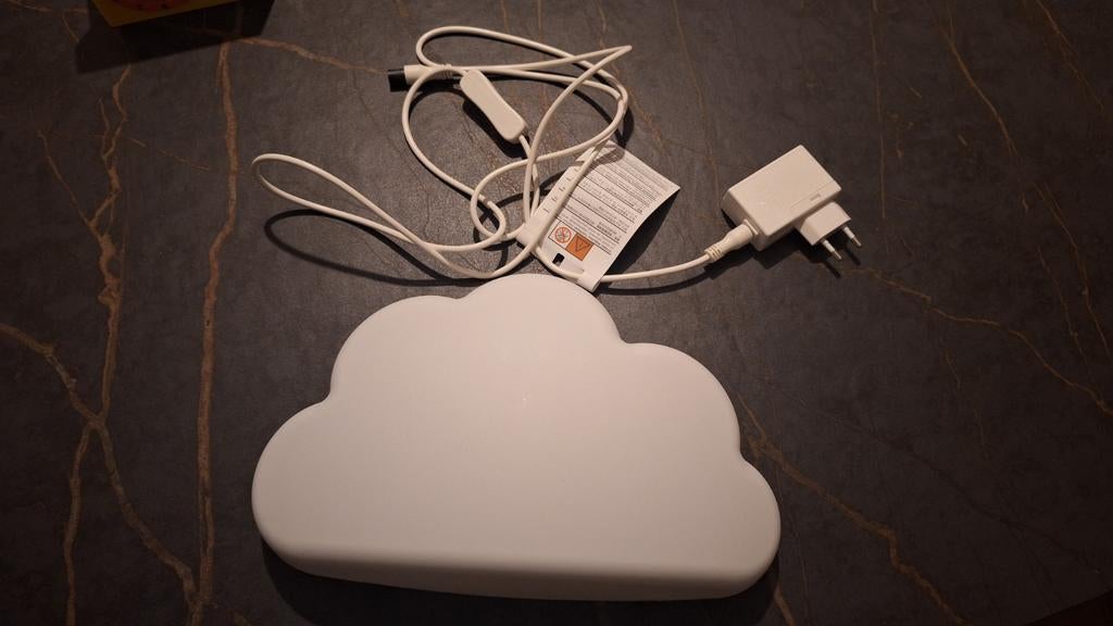 UPPLYST
Led-wandlamp, wolk wit, Telecommunicatie, Mobiele telefoons | Telefoon-opladers, Ophalen