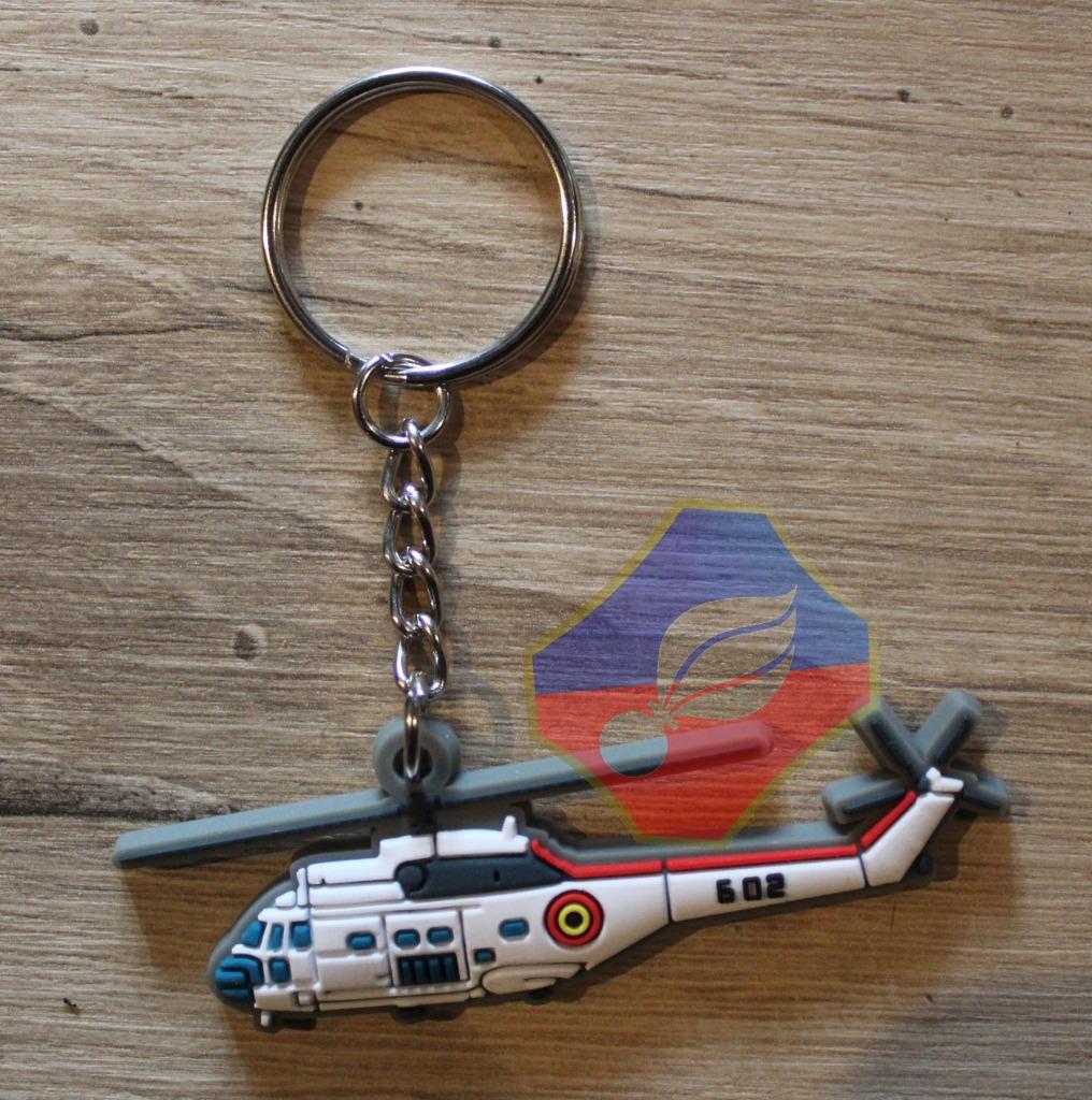 RIJKSWACHT PUMA SA330 GO2  3D PVC SLEUTELHANGER, Verzamelen, Militaria | Algemeen, Verzenden, Rijkswacht, Embleem of Badge