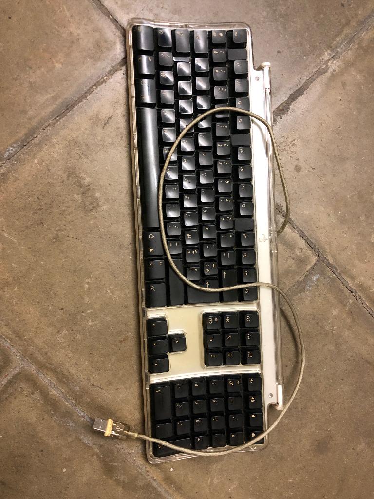 Clavier Apple, Enlèvement ou Envoi, Azerty, Utilisé, Apple
