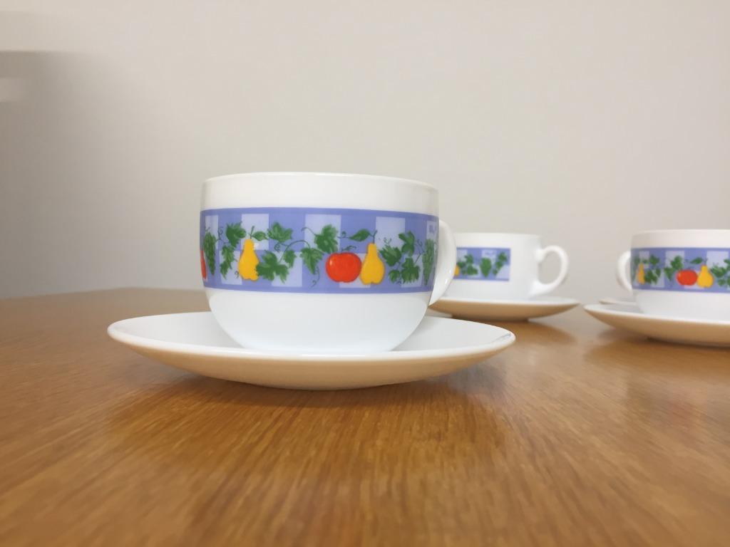 Borden-tassen-soepkommen-crème brulée potjes-pepermolens ..., Ophalen, Keramiek, Bord(en)