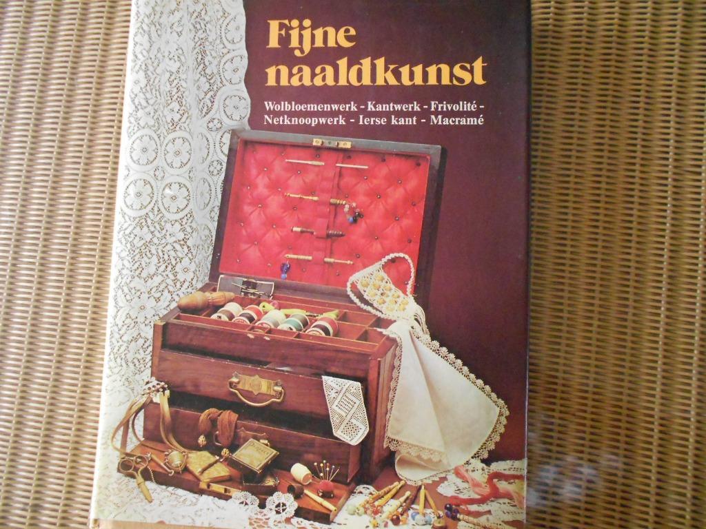 Couture fine - Helmond-Standaard Uitgeverij, Enlèvement ou Envoi