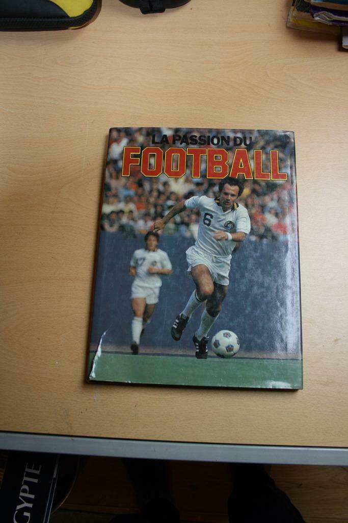 De passie voor voetbalencyclopedie „GRUND”, Grund, Ophalen of Verzenden, Zo goed als nieuw, Balsport