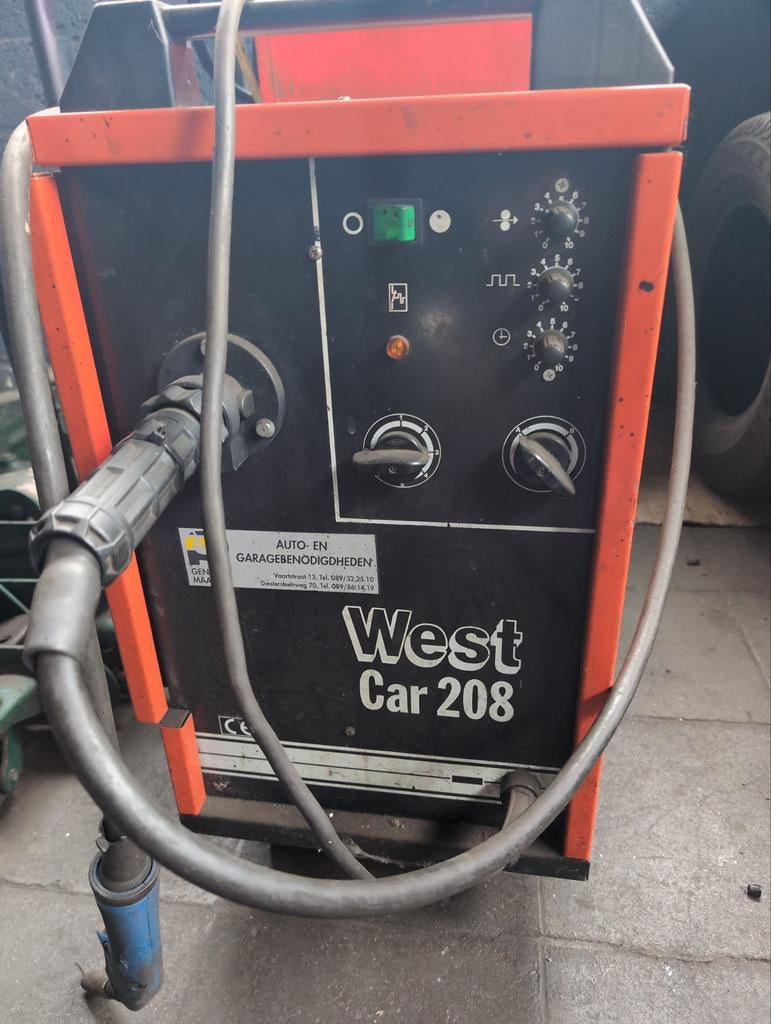 Lasapparaat halfautomaat West Car 208, Ophalen