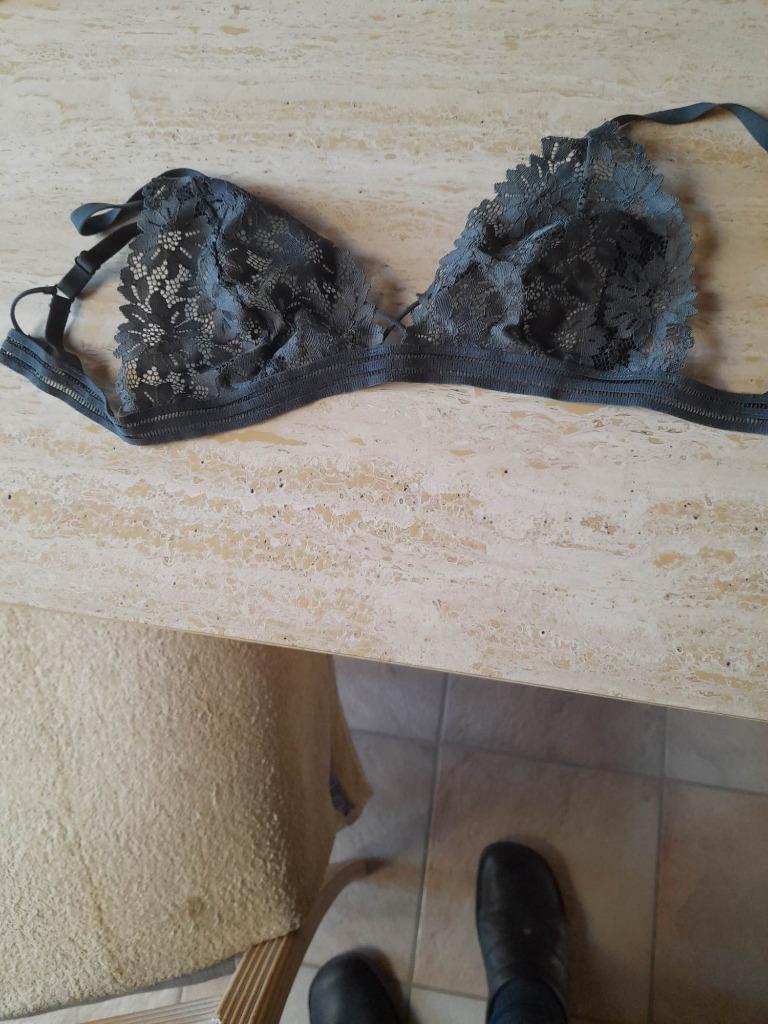 Soutien-gorge gris foncé de 'Topshop' taille 85B sans armatu, Topshop, Enlèvement ou Envoi, Gris, Soutien-gorge