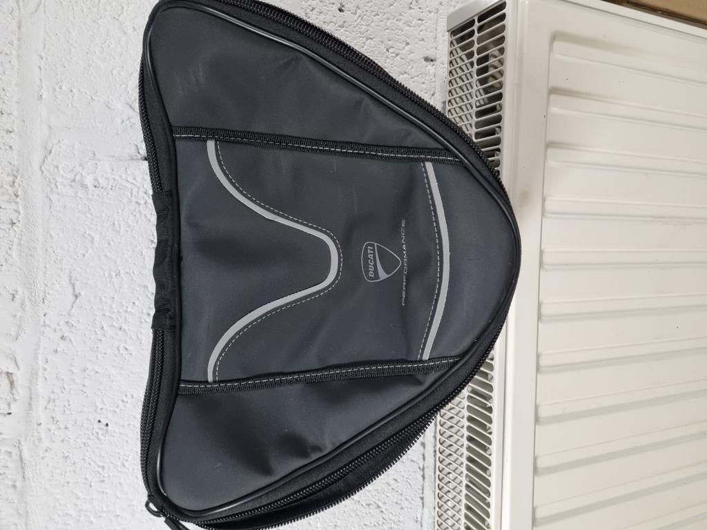 Tas voor ducati, Motoren, Ophalen, Zo goed als nieuw