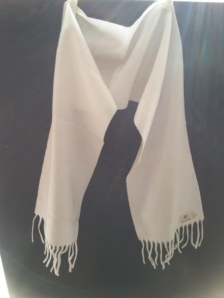 warme witte sjaal 110 x 17 cm franje 8 cm acryl, Kleding | Dames, Ophalen of Verzenden, Nieuw, Sjaal